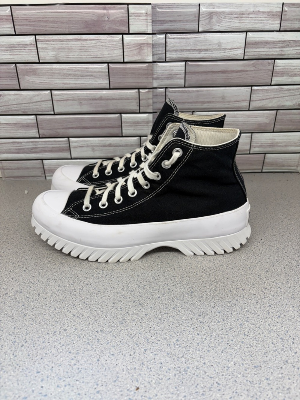 Converse All Star Chick Taylor Lugged platform style unisex sizes 8.5M/10.5W
